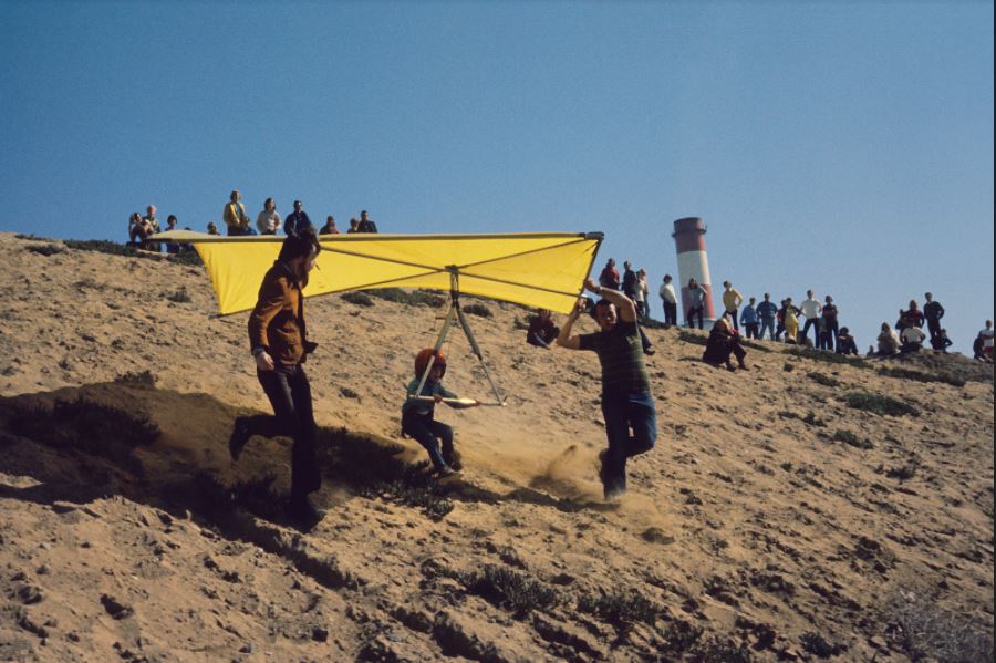 Circa1973photobyDougMorganOfSmallHangGliderAtDockweiler.JPG