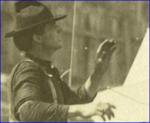 1904WorldsFairGliderHelperRight.jpg