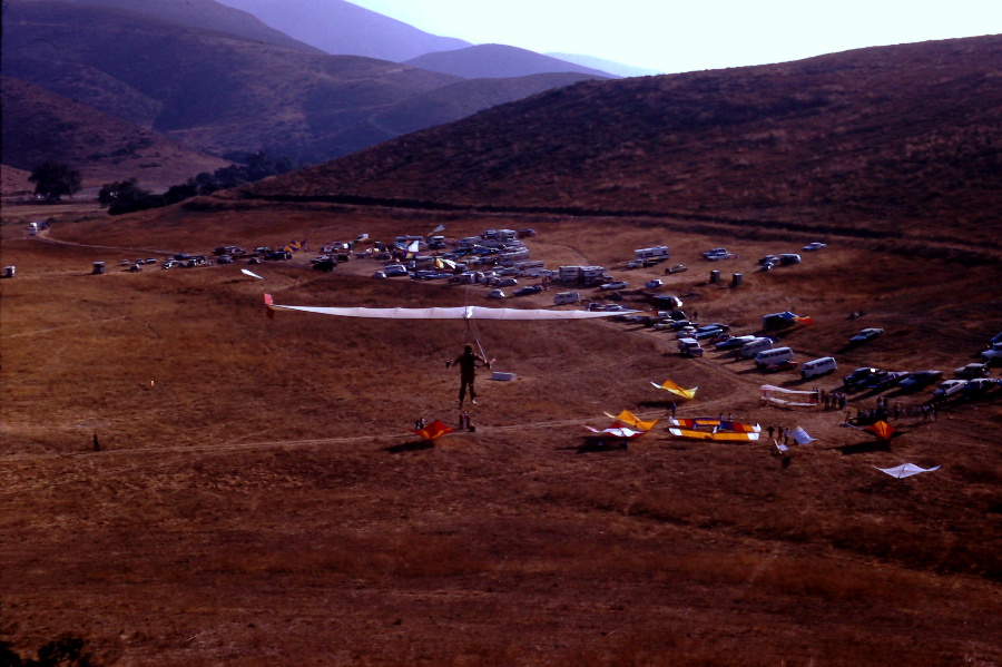 Matt in Skysail, Cronk's wing on gnd.jpg