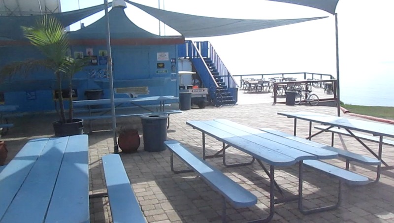 09_empty_tables.jpeg