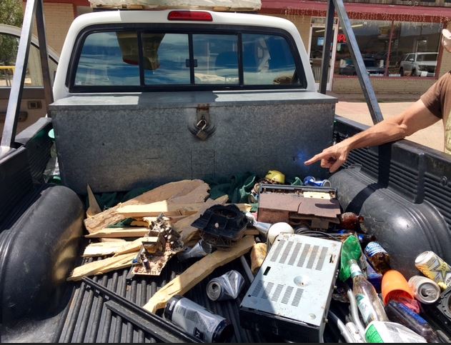Dry Canyon Launch Rd Garbage pickup.JPG