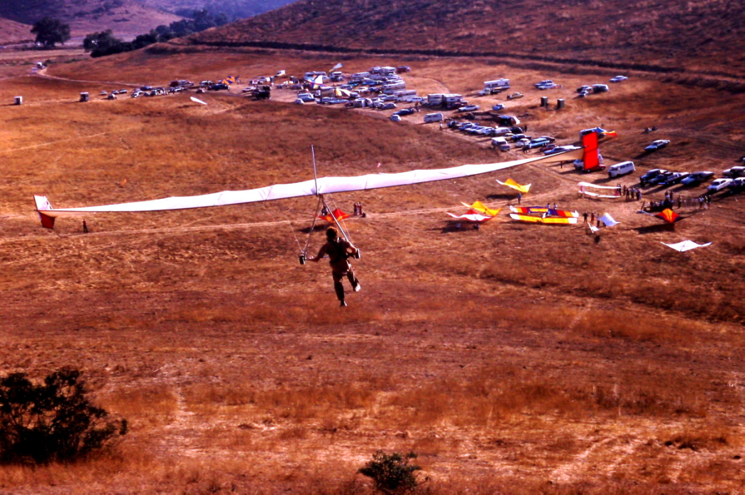 Matt flying my Skysail 3rd Montgomery meet.jpg
