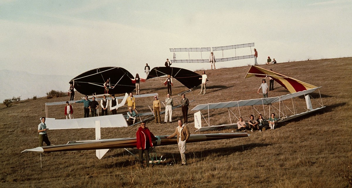 PhotoFlyEventDec1971ofSelfSoarAssociationForLowAndSlow12centerPhotoByDougMorgan.JPG